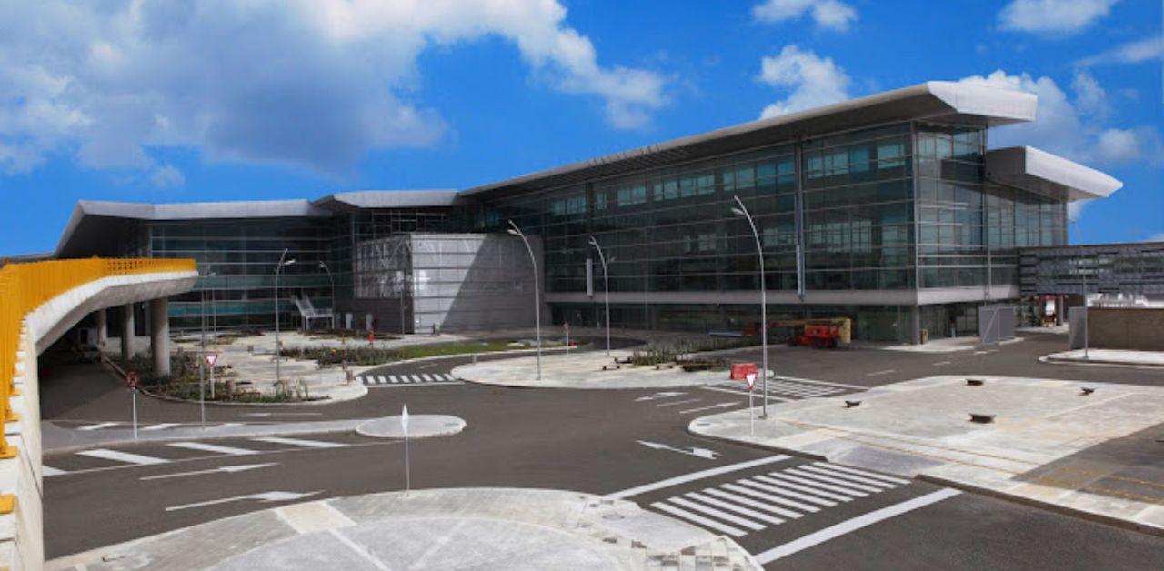 9 Air BOG Airport Terminal