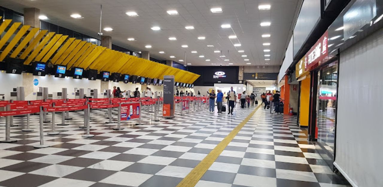 9 Air CGH Airport Terminal