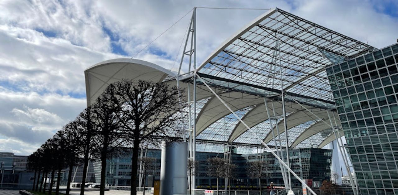 9 Air MUC Airport Terminal