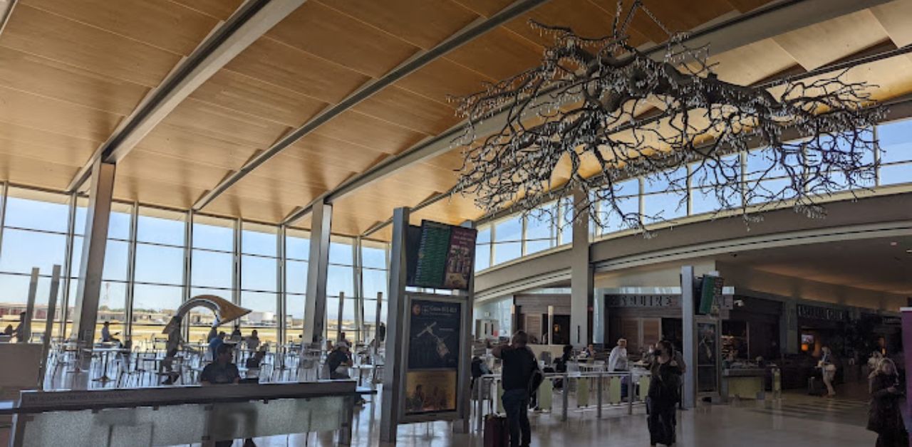 Aeromexico Airlines SMF Airport Terminal