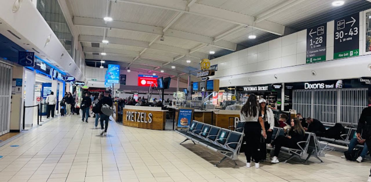 Avelo Airlines LTN Airport Terminal