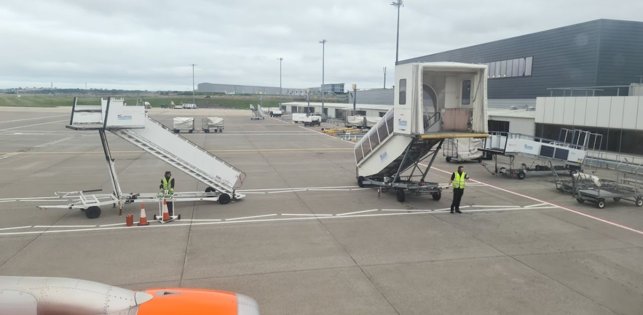 EasyJet Airlines ABZ Airport Terminal