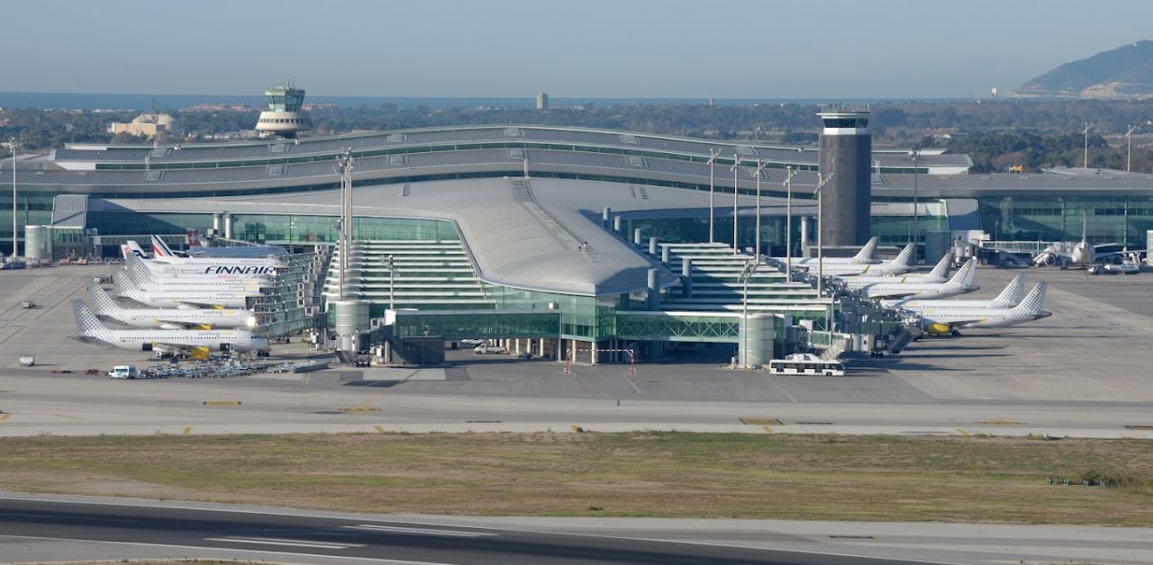 EasyJet Airlines BCN Airport Terminal
