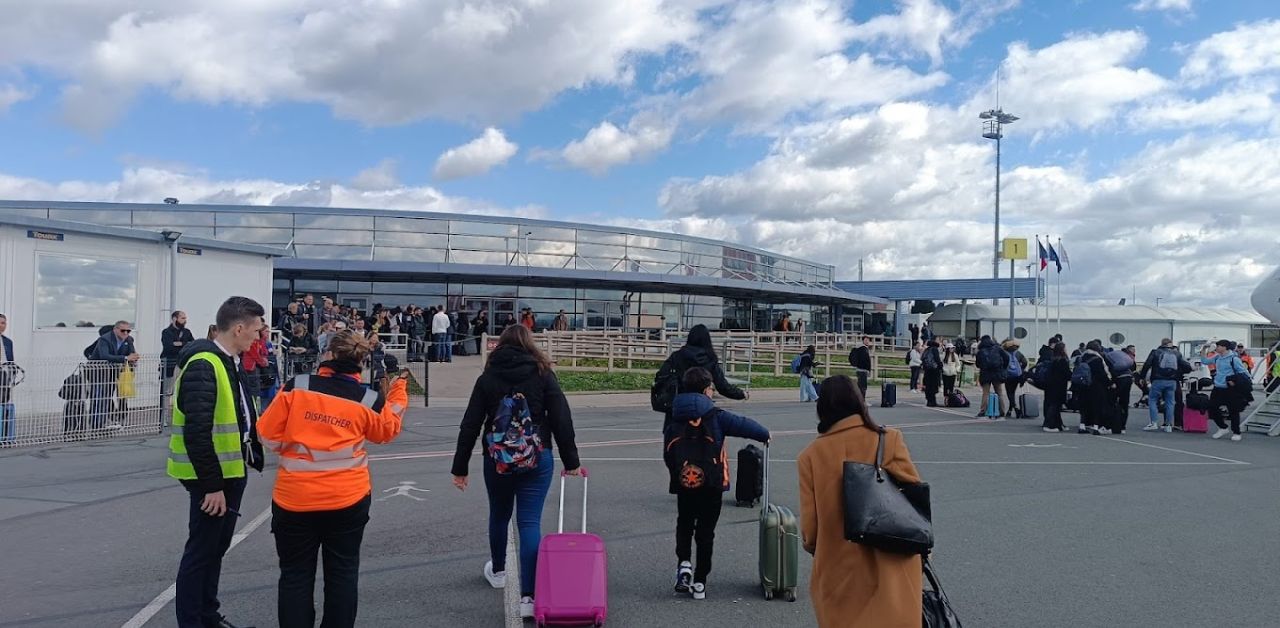 EasyJet Airlines BVA Airport Terminal