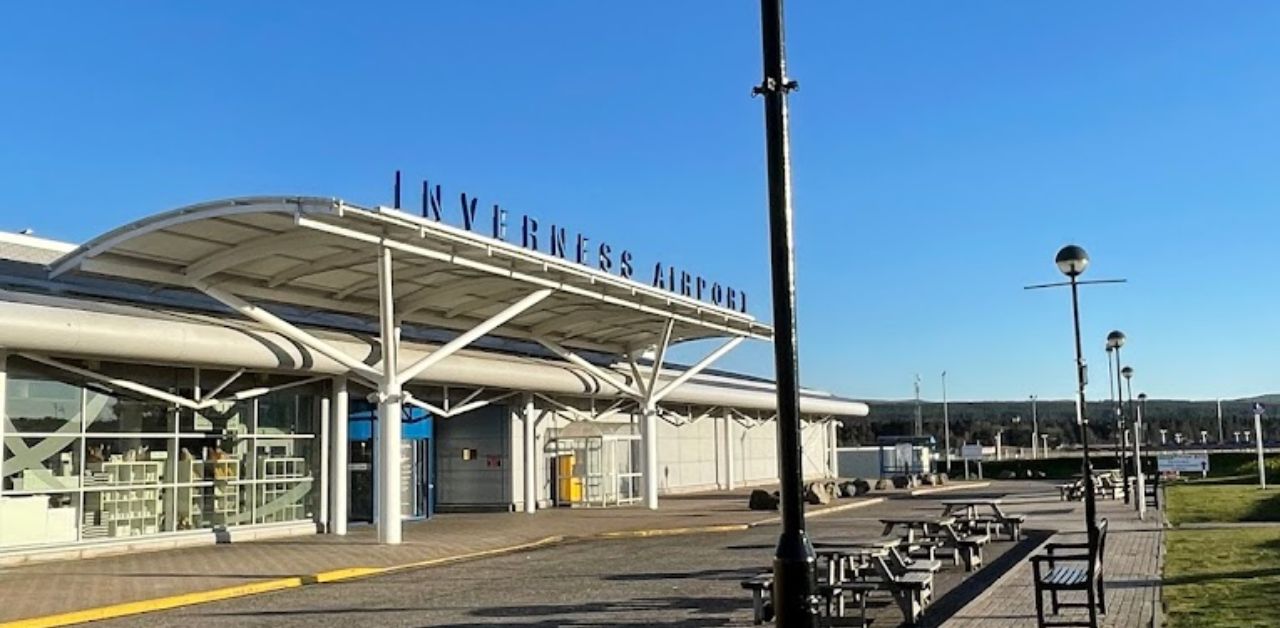 EasyJet Airlines INV Airport Terminal