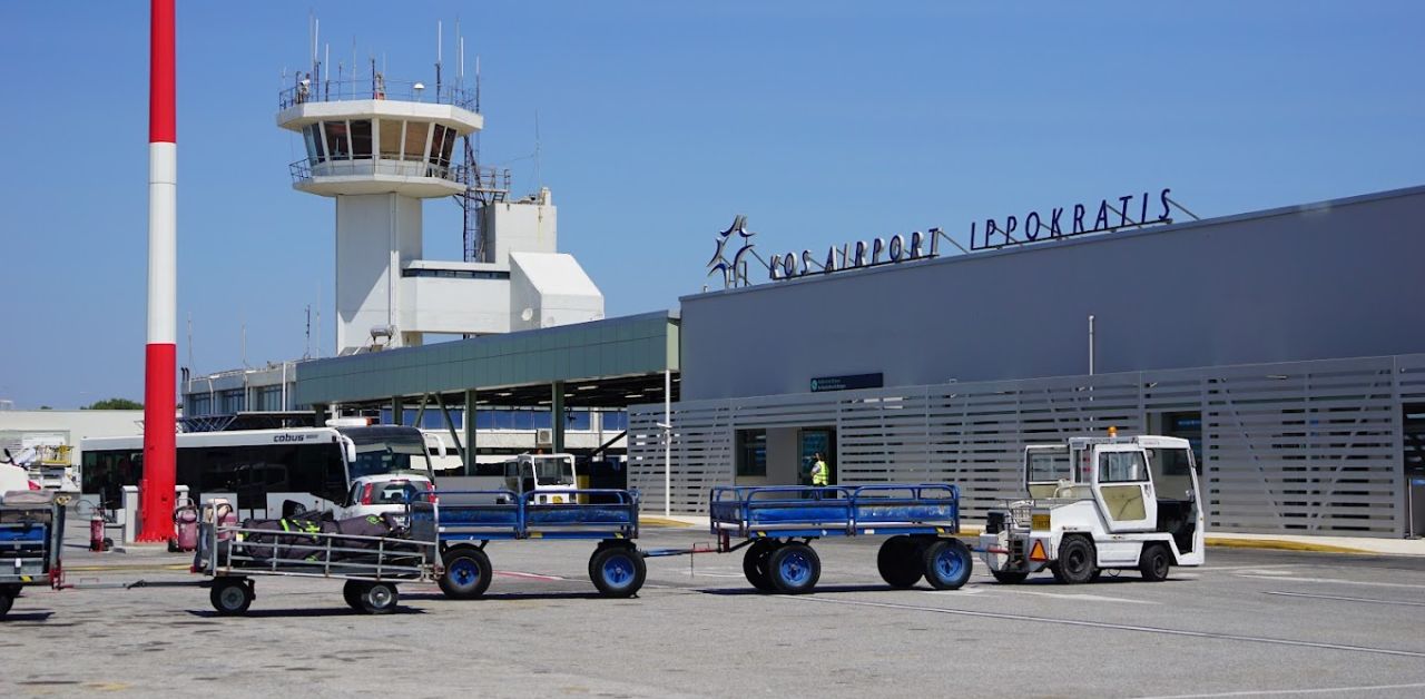 EasyJet Airlines KGS Airport Terminal