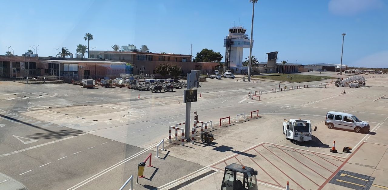 EasyJet Airlines MAH Airport Terminal