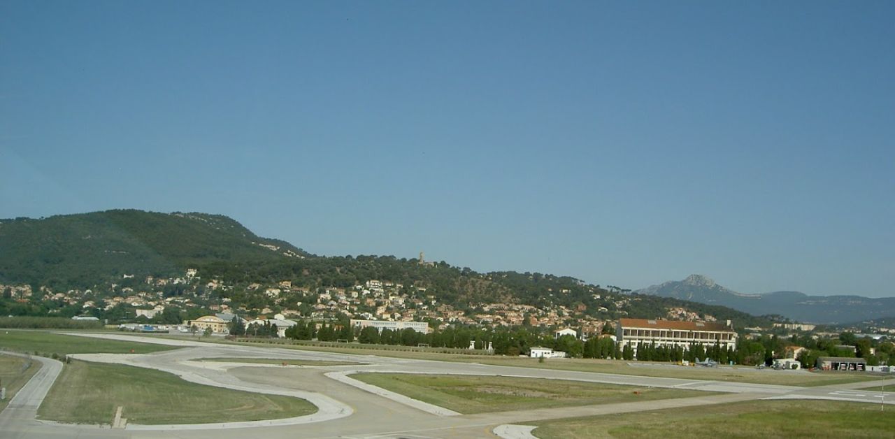 EasyJet Airlines TLN Airport Terminal