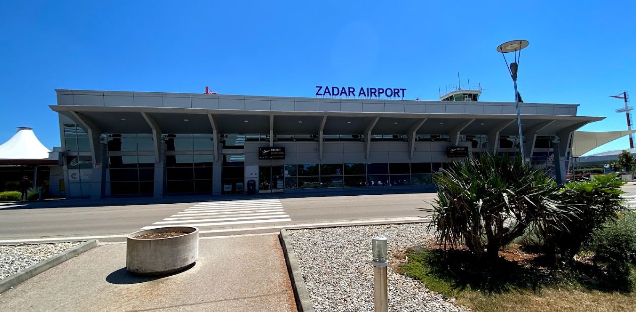 EasyJet Airlines ZAD Airport Terminal