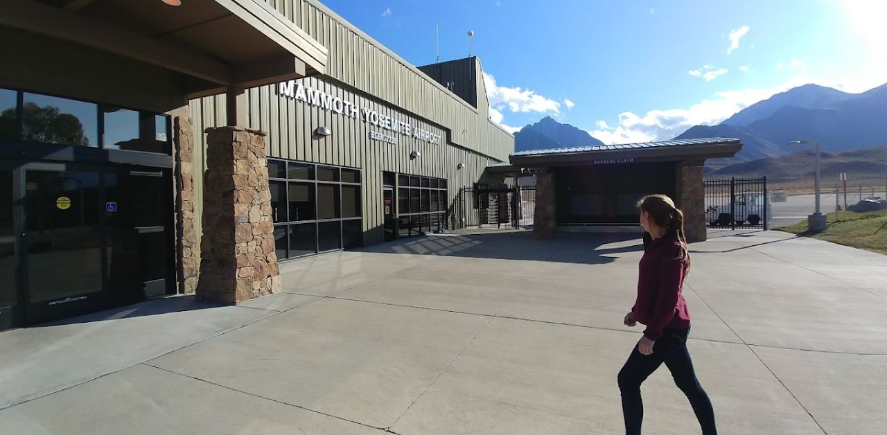 Mammoth Yosemite Airport