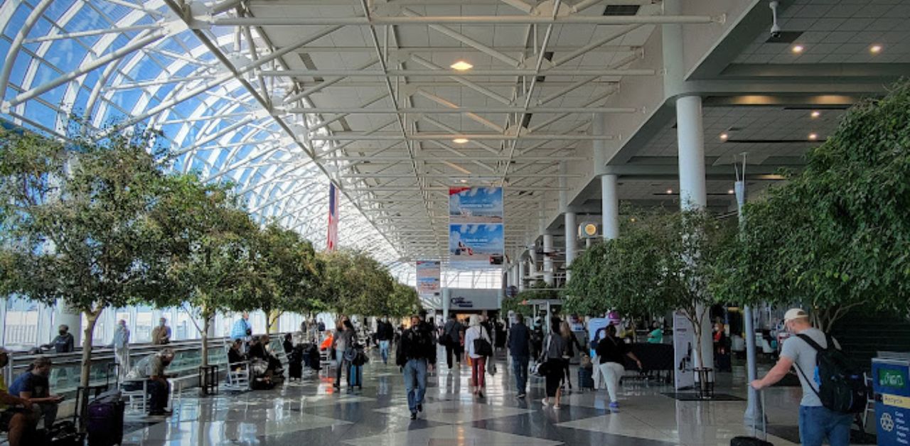 Alaska Airlines CLT Airport Terminal