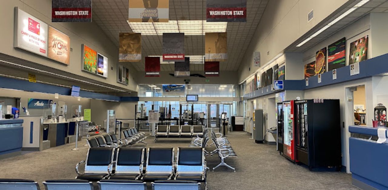 Alaska Airlines PUW Airport Terminal