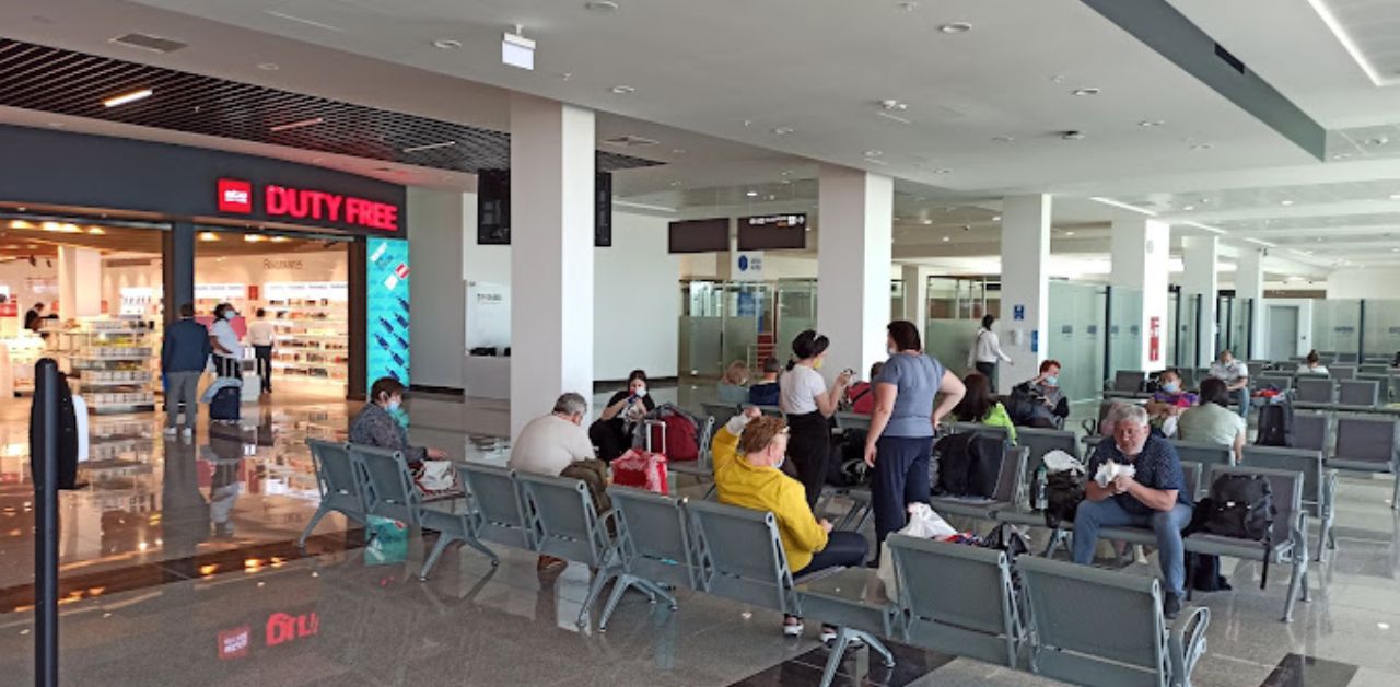 Flydubai Airlines BUS Airport Terminal