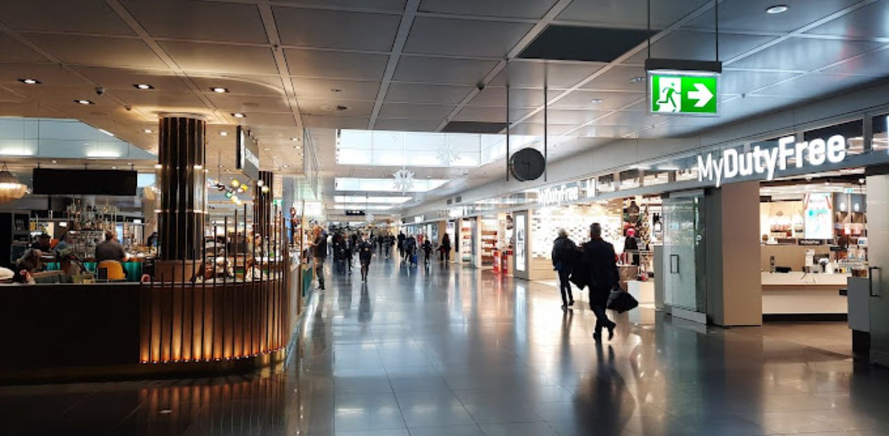 Icelandair MUC Airport Terminal