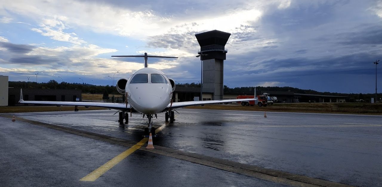 Ryanair BVE Airport Terminal