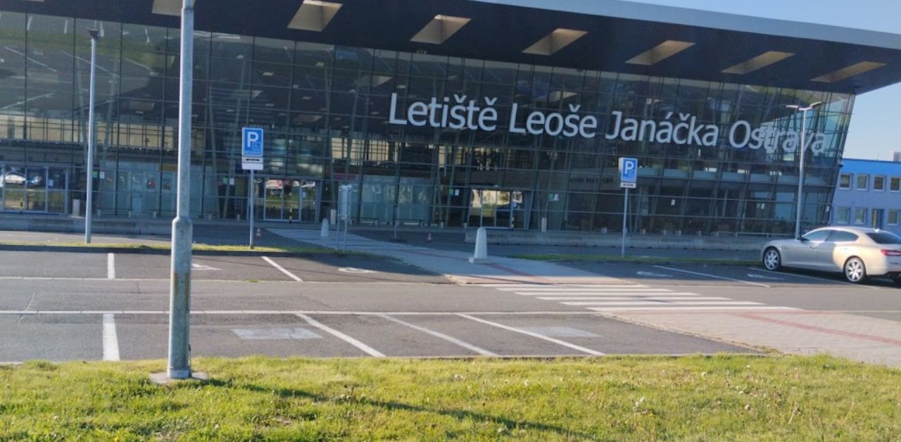 Ryanair OSR Airport Terminal